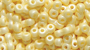 25TQ923: Czech Infinity Powdery Prl Butter 2x5mm - 1200 Pieces