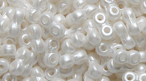 25TQ612-P: Czech Infinity Snow Pastel Pearl 2x5mm - 1200 Pieces