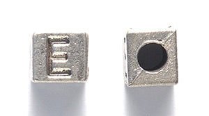 ME5955-E: ALPHABET Cube E Silver 7mm-15PC