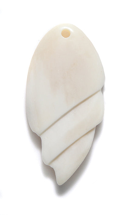 BN375-48: BN375-48 Bone Carve Shell/leaf 22x47mm 3PC