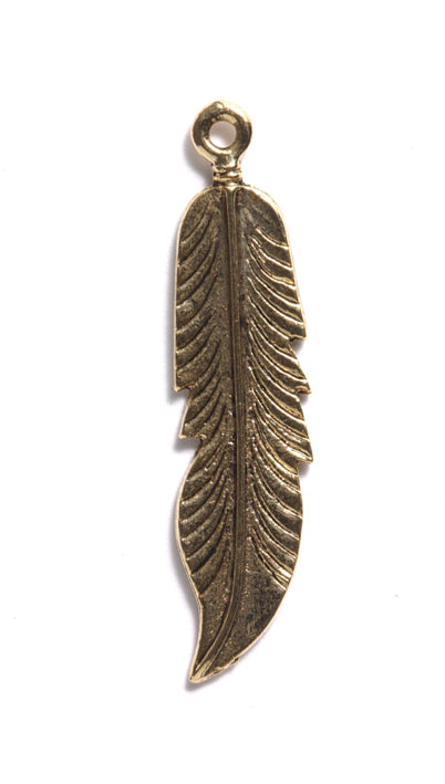 PW8-AG: Charm Feather Ant Gold 45mm - 1PC