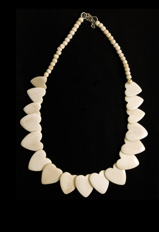 IN118-6: Bone Necklace Natural Hearts 21-23"