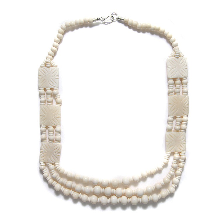 IN118-17: 3 Strand Bone Necklace White 22inch