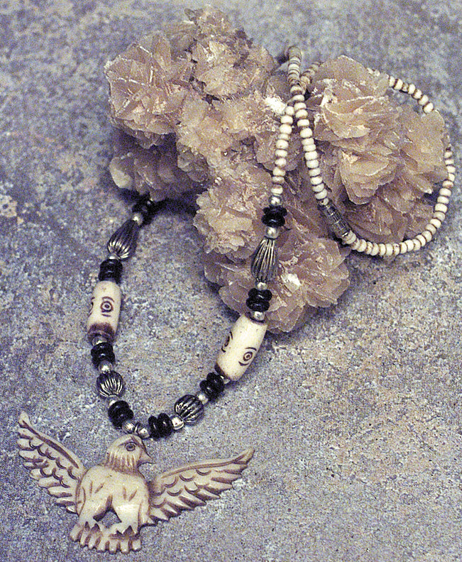 IN125: Bone Necklace With Eagle Made In India 1 String