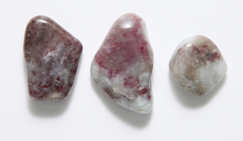 ST662-PLSH: Rubillite In Quartz Polish Stone 20-35mm - 1 Each