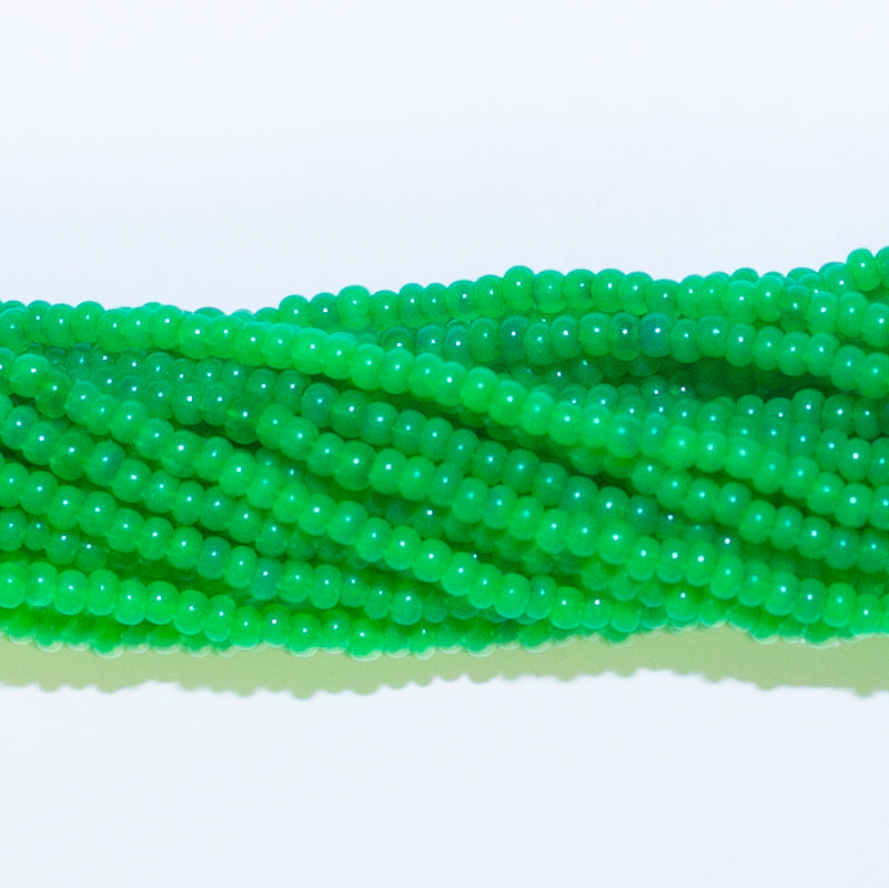 11SB984R: CZ Seed Bead Silk Bright Green 11/0