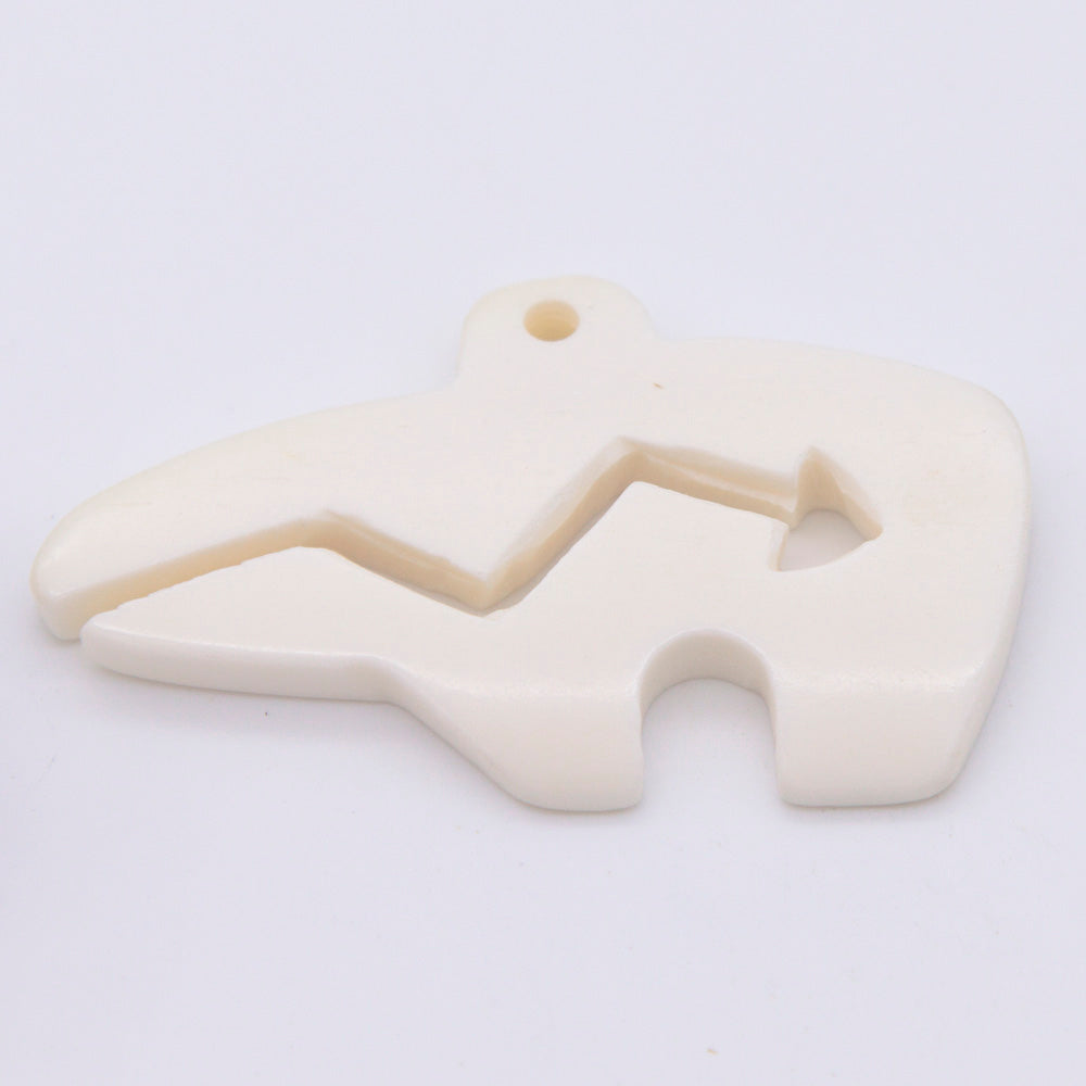 BN385-81: Bone Zuni Bear Pendant White 54x30mm - 5 Pieces