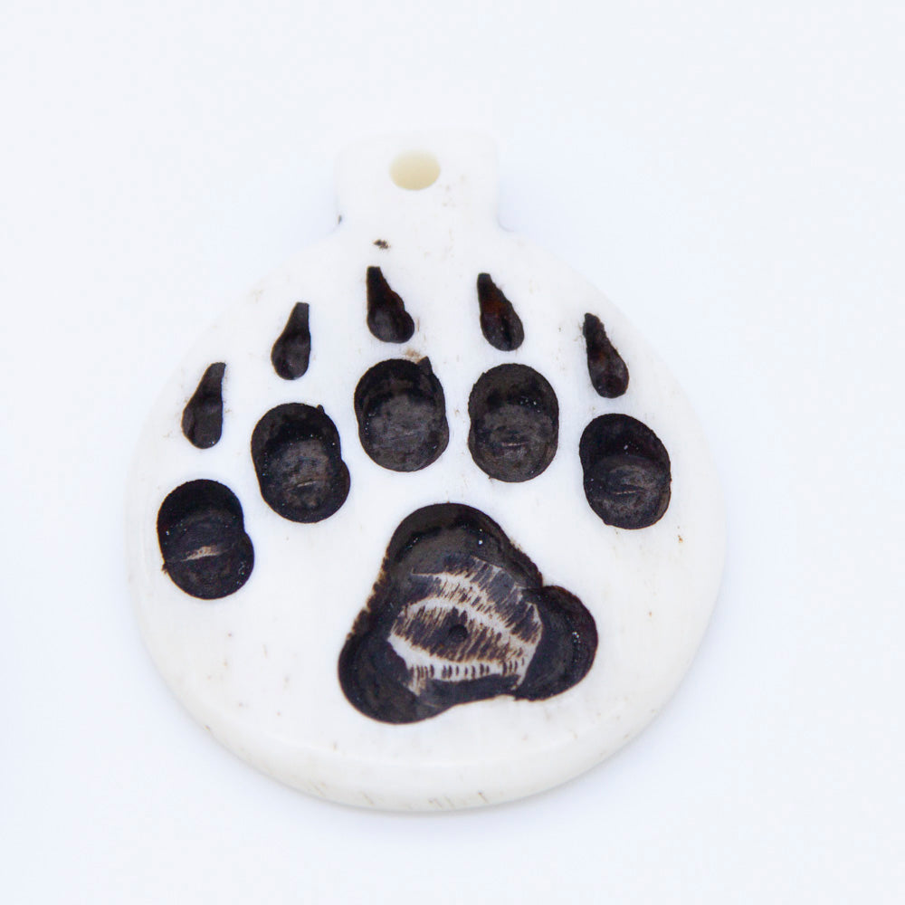 BN385-59: Bone Bear Paw Print Pendant White/Black 35x45mm - 5 Pieces