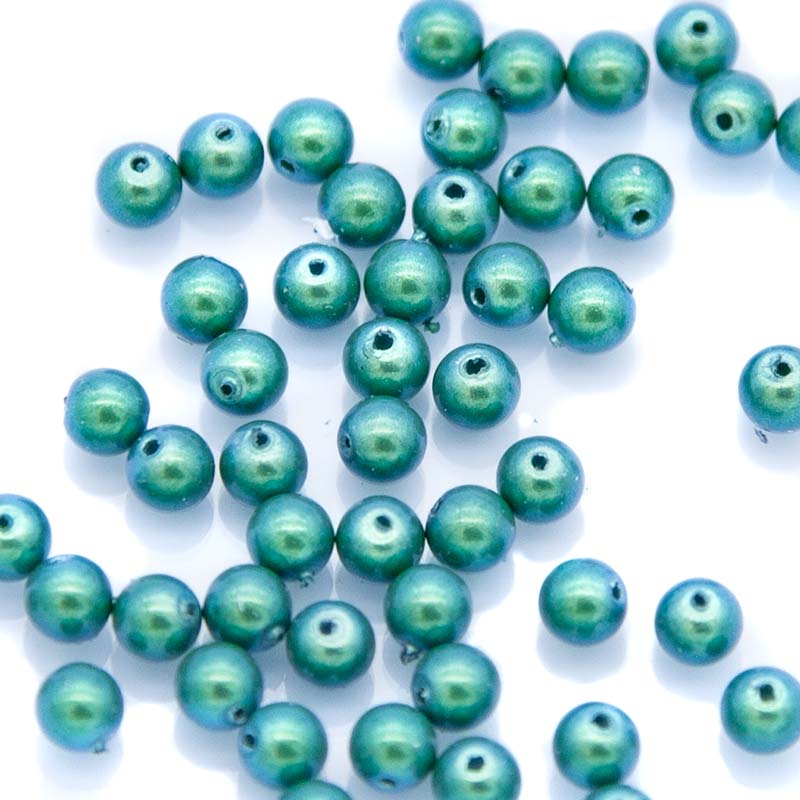 4CC686: Preciosa Nacre Pearl Perlescent Green 4mm-50PC