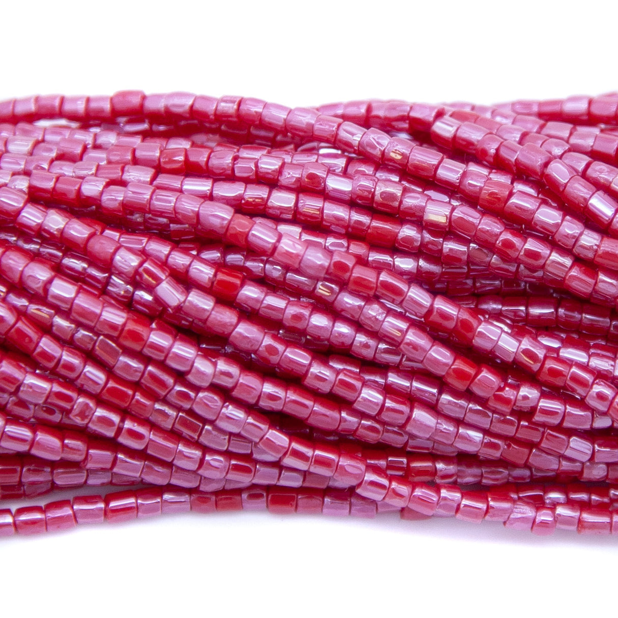 9SC344R: CZ Seed Bead 3-cut Sfinx Red 9/0 - 1HK