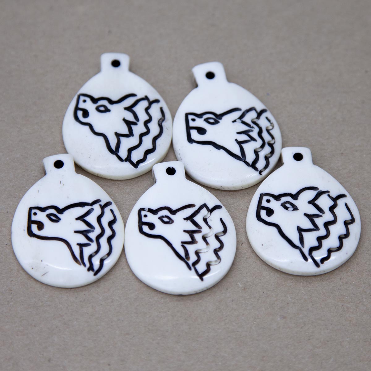 BN385-91: Bone Wolf Head Pendant Wht/Blk 44x35mm - 5 Pieces