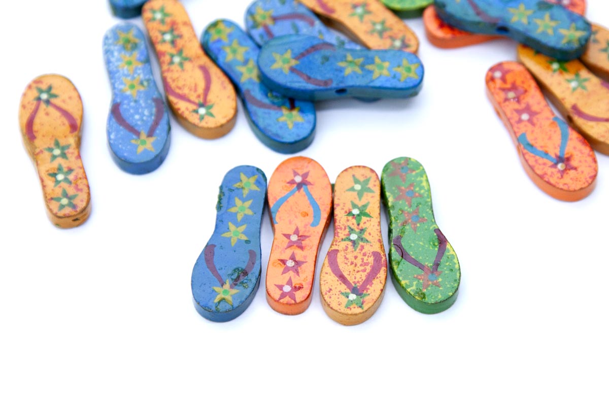 WO4226: Painted Wood Flip Flop 12x30mm Avg 20 Pieces