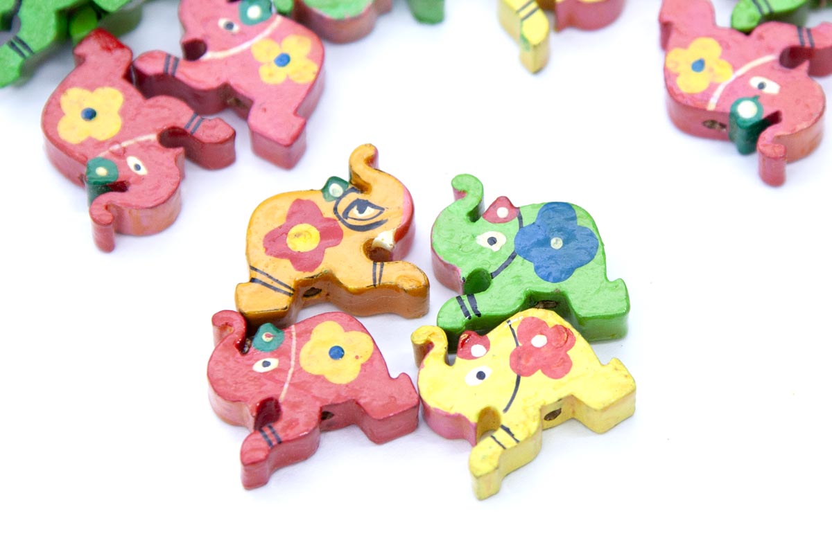 WO4225: Painted Wood Elephant 20mm Avg 20 Pieces