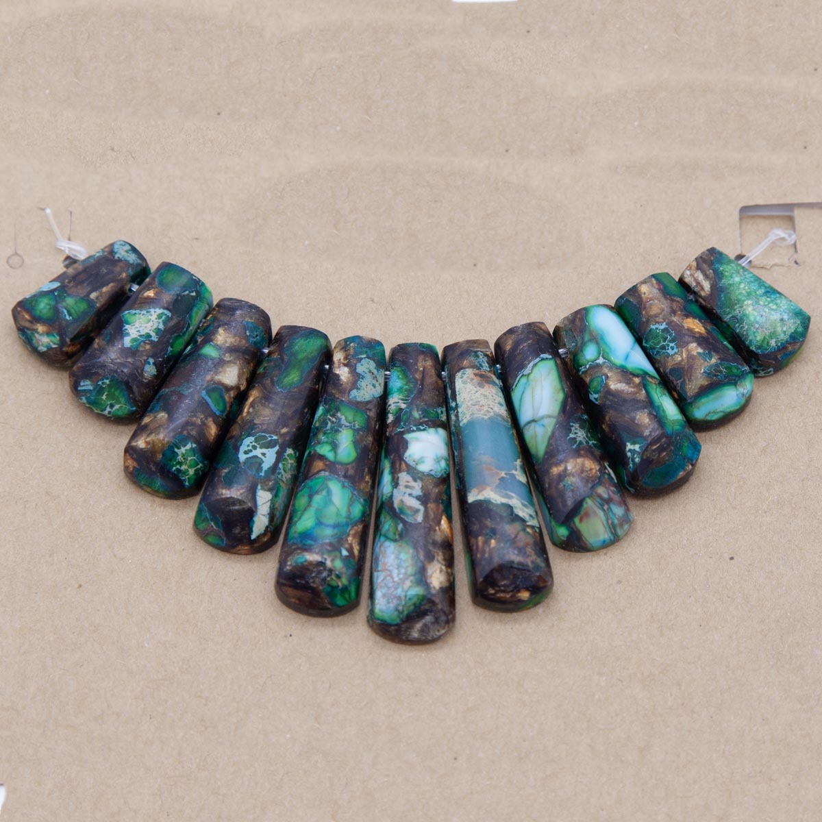 ST34-30: 11 Piece Set Mosaic Green Impressions and Bronzite 15-38mm