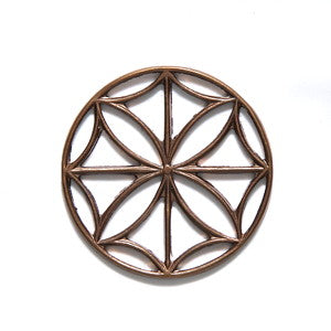 VJ6039: Vintaj Natural Brass Stained Glass Window 28mm