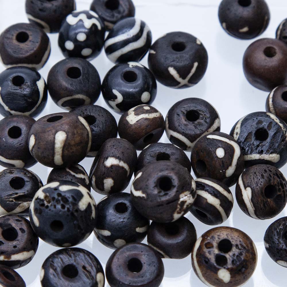 BN125-2WMX: Bone Round Mix Brown With White Design 10-15mm 50 Grams