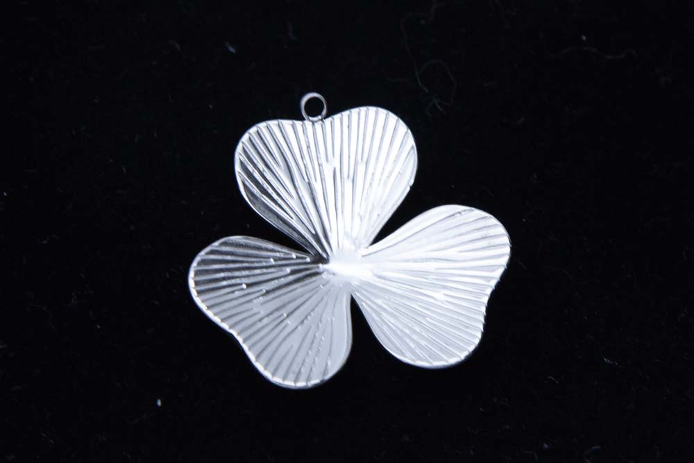 SNC100-SNS: Stainless Steel Charm Clover 30mm - 1PPK